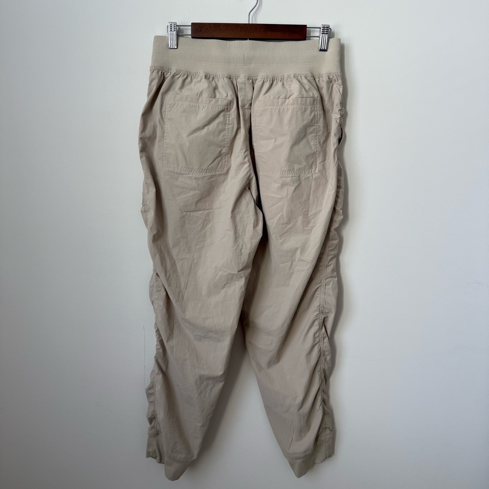 CALIA‎ by Carrie Underwood Effortless Nyluxe Jogger Khaki Sand Size Medium 28” - Picture 3 of 7